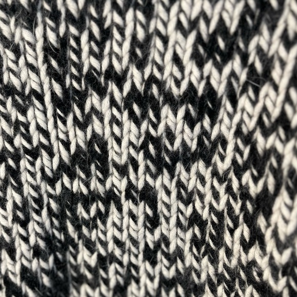 ESCADA SPORT Chunky Knit sweater LARGE Wool Angora Black & white V-neck - Picture 8 of 8